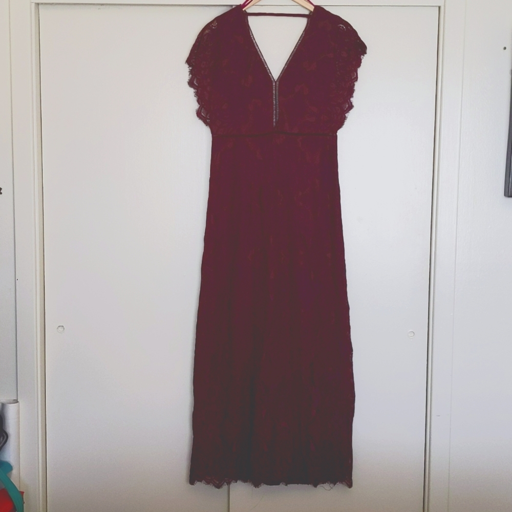 Lovely lace dress with v-back